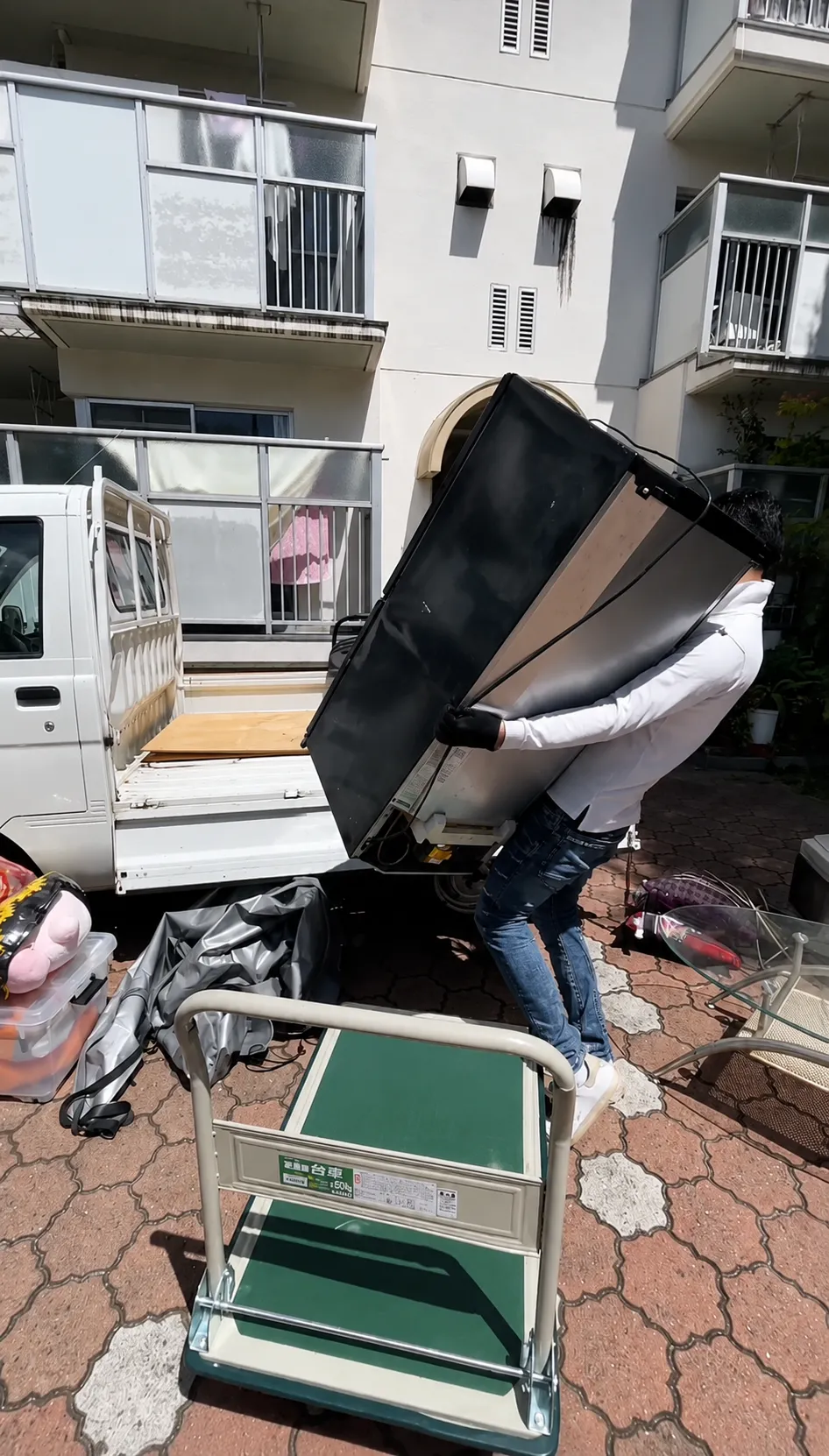 大きな家電の搬出作業